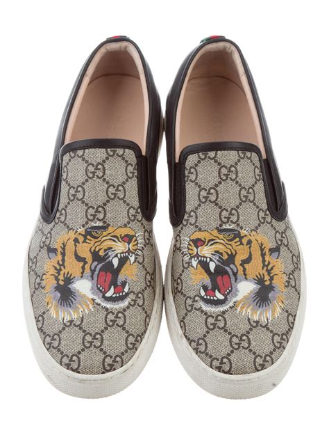 slip on gucci tiger|Gucci tiger gt supreme.